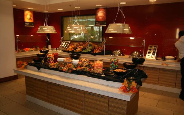 Embassy Suites by Hilton Detroit Metro Airport