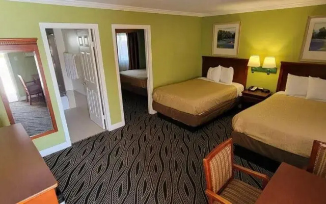 Redondo Inn and Suites