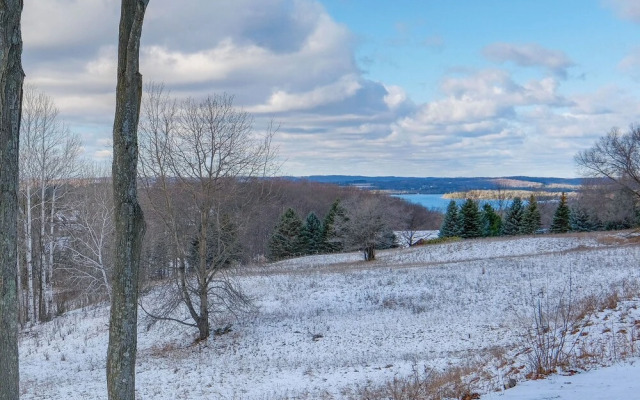 Bellaire Vacation Rental - Ski Shuttle Access!