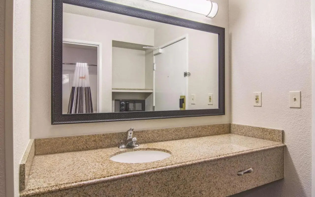 La Quinta Inn & Suites Brunswick #1040