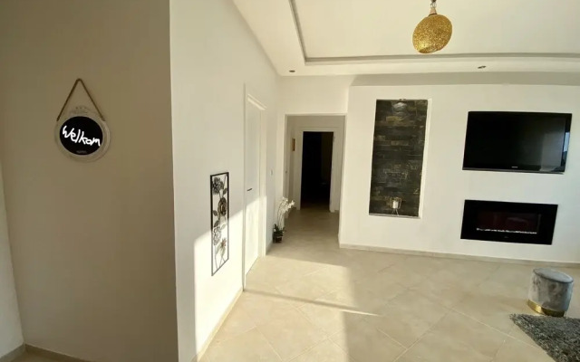 Luxury Apartment on the Marina
