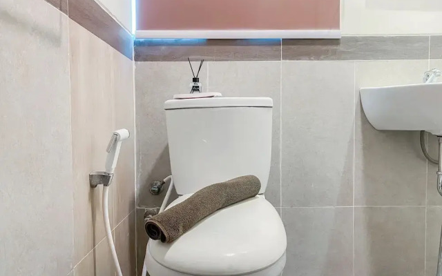 Warm And Homey 2Br At Meikarta Apartment