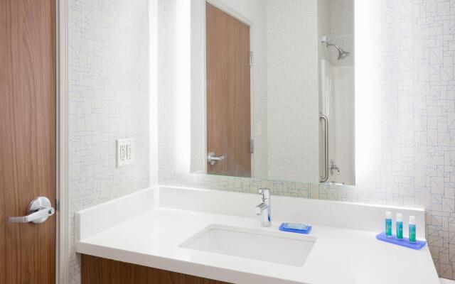 Holiday Inn Express Hotel & Suites Dickinson by IHG