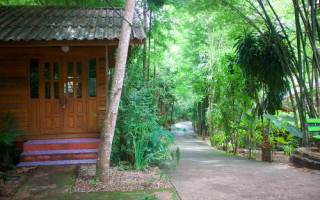 Mae Win Guest House and Resort