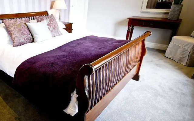 Shireburn Arms Hotel