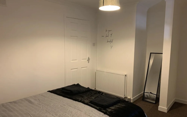 2-bed Apartment in Dumfries Close to Town Centre