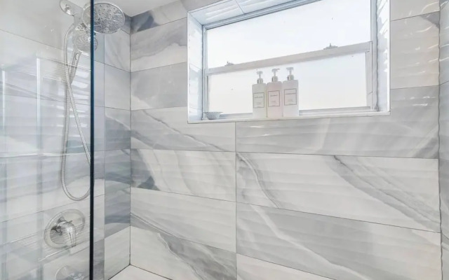 Beach, Pool; Las Olas Getaway