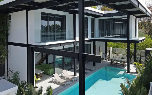 Stylish Salt Pool Villa Sunset Garden 5