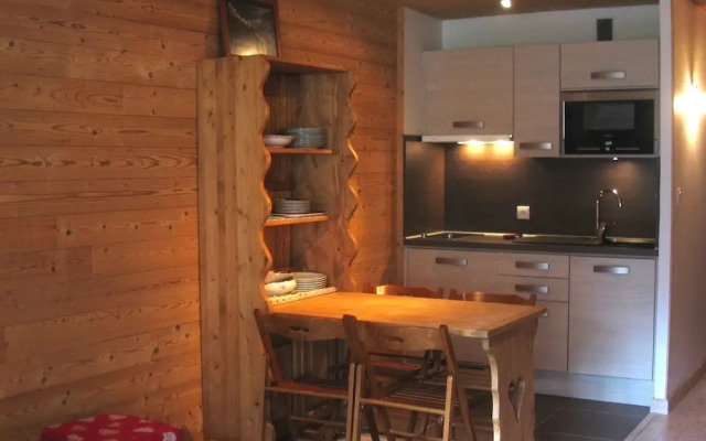 ARAVIS 16003 La Clusaz Skis aux pied