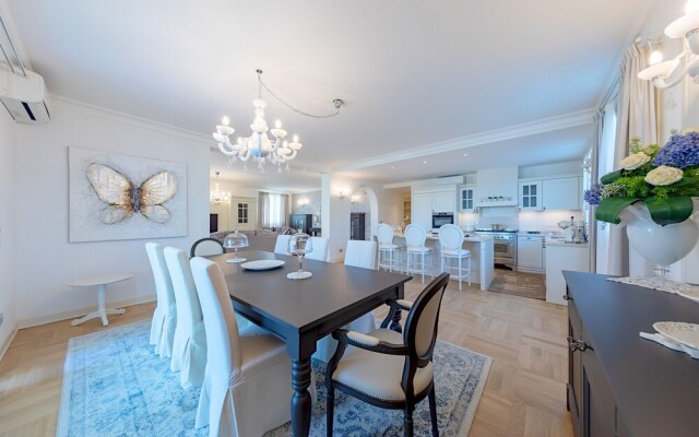 Luxury Lakefront Catullo with pool