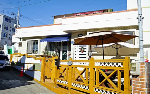 Yours Guesthouse