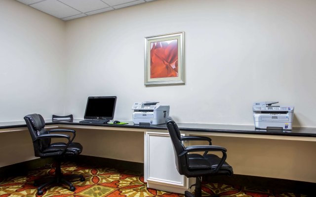 La Quinta Inn & Suites by Wyndham Columbus TX