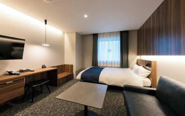 The Still Hotel – Guest Rooms – Ozu