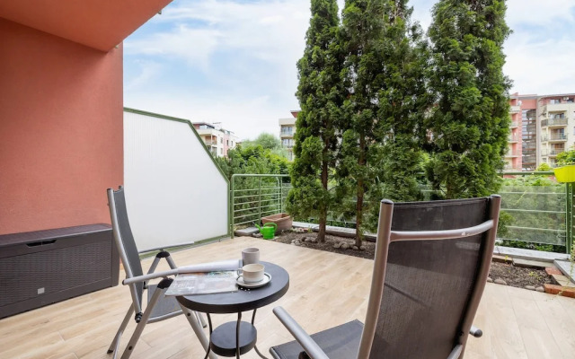 Apartment Mondrian by Renters