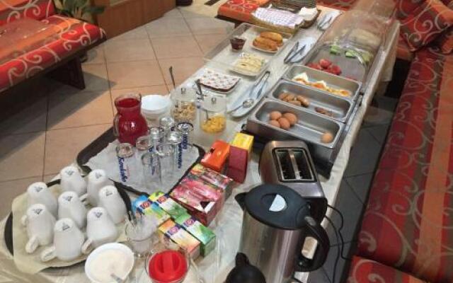 Hotel Lazuren Briag