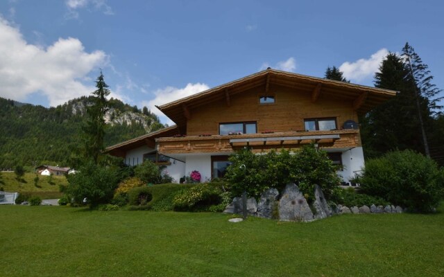 Heavenly Apartment in Wängle Tyrol near Walking Trails