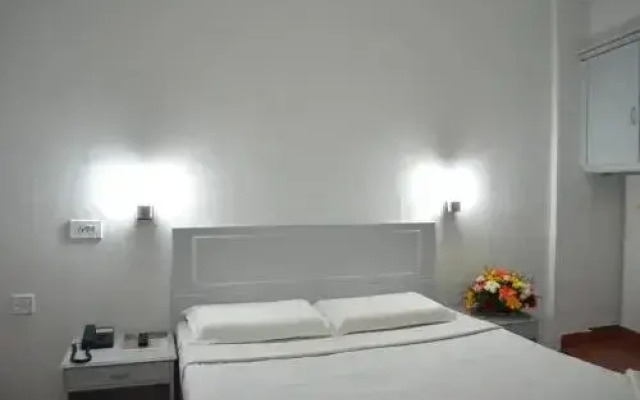 Edassery Cokkers Tower Hotel