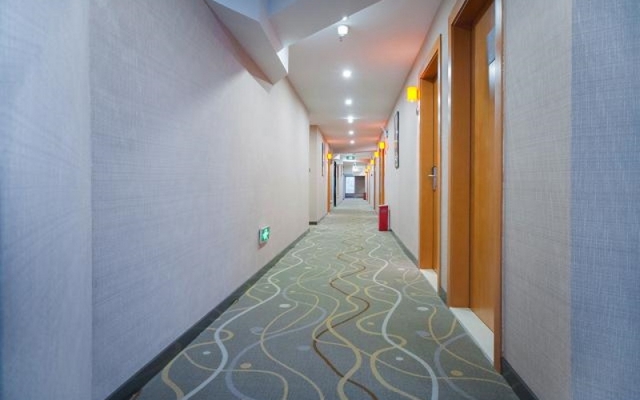 7 Days Premium Chongqing Nanping Convention Center Gongmao Subway Station Branch – Hotel Rooms – Chongqing