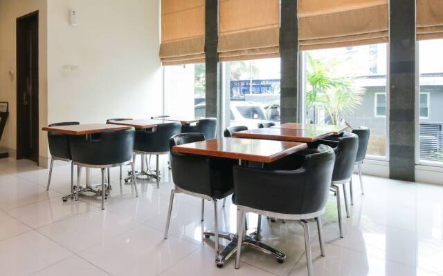 Airy Blok M Melawai Sepuluh 12 Jakarta