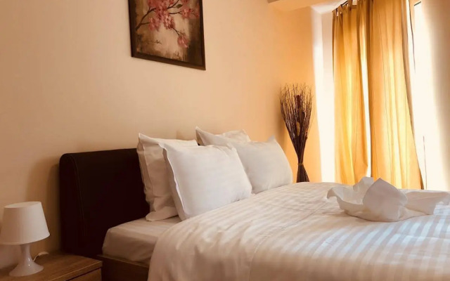 Monte Carlo Palace Rooms