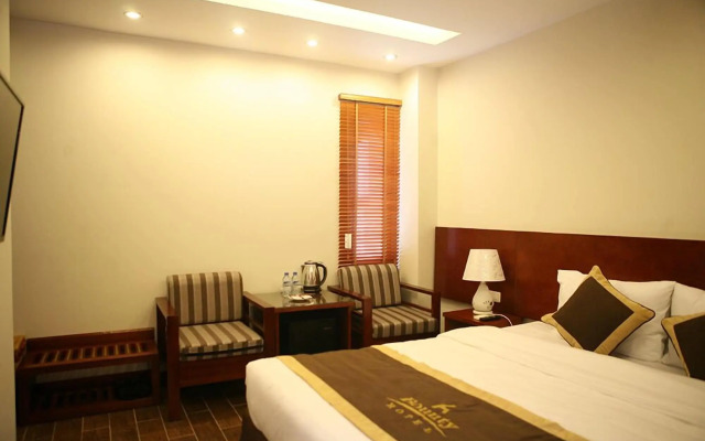 Bounty Hotel