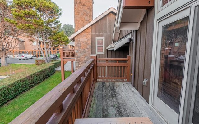 Lodges at Cannon Beach B1