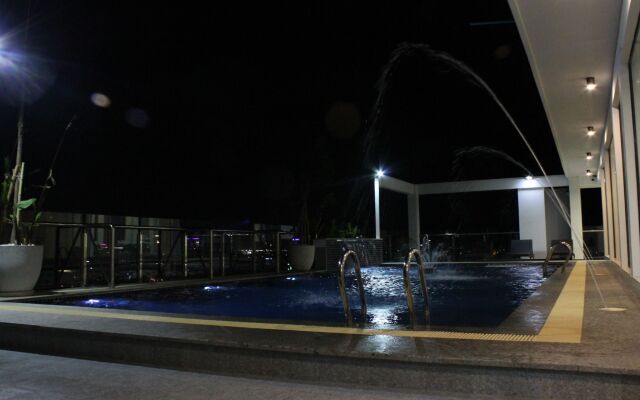 Malis the Residence & Hotel
