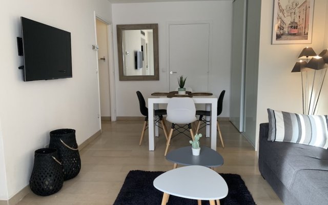 Rue Dantibes 2 Pcs Balcon Renovation Premium 2019
