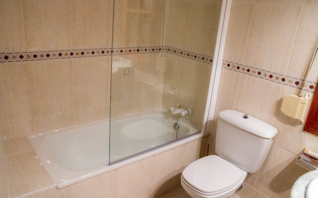 Hostal La Toba