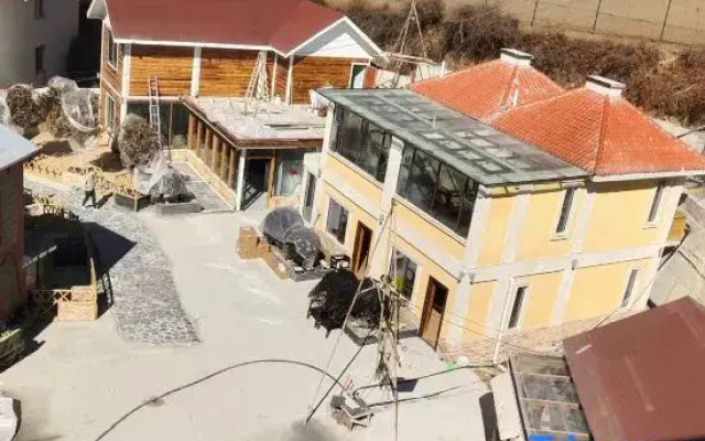 Kangding Gaqu Hot Spring Homestay