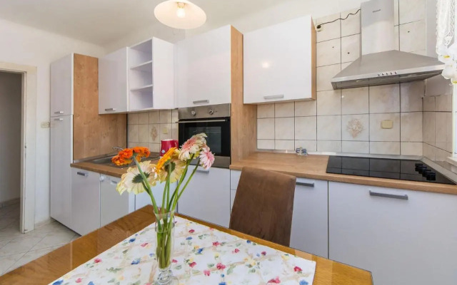 Apartment Dragica