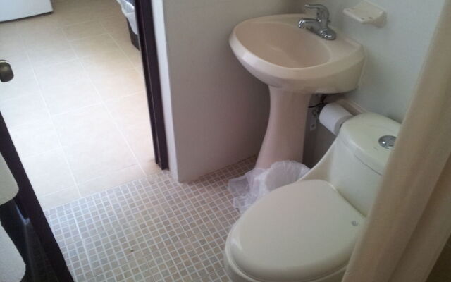 Uke Inn Hotel & Suites Teran