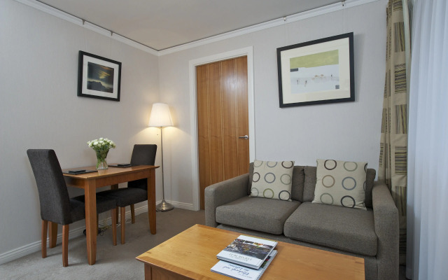 The Knight Residence Apartments by Mansley