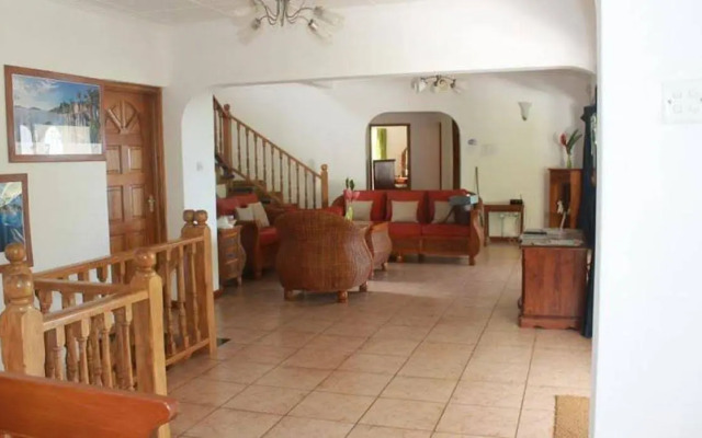 Albizia Lodge Reef Estate