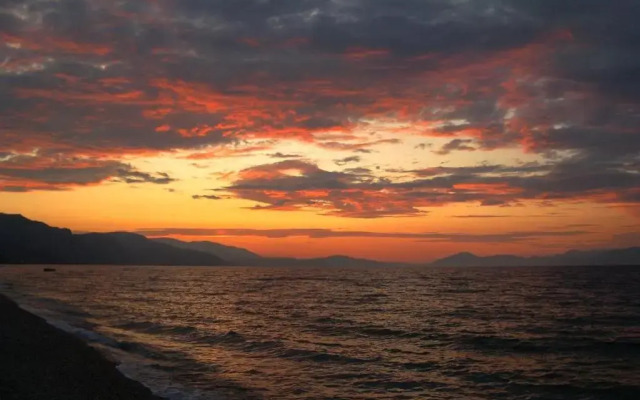 Nikos Holidays House