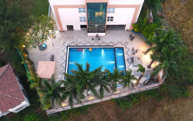 7 Apple Resort Lonavala