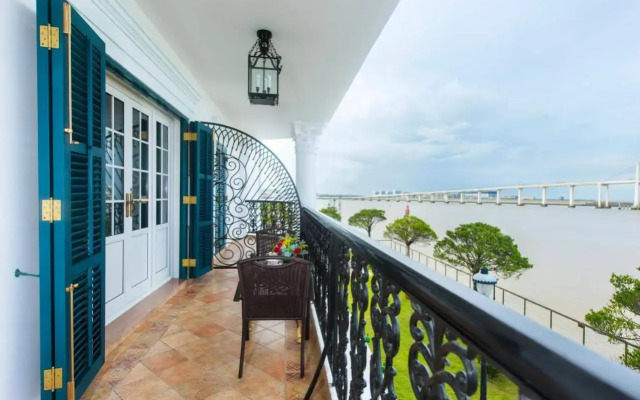The Sanrock By Le Reve Hotels