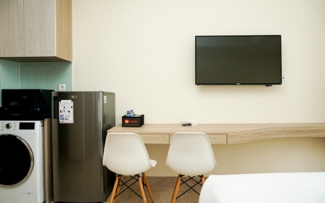 Comfort and Clean Studio Menteng Park Apartment