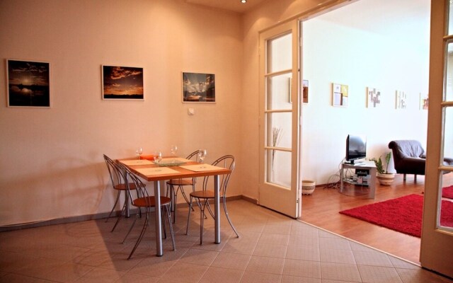 Central Budapest Furnished Apartments