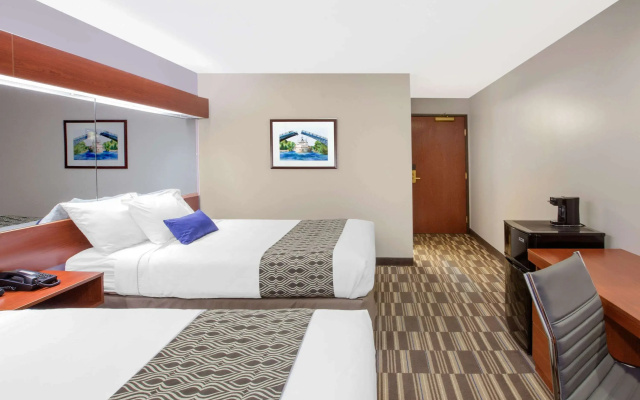 Microtel Inn & Suites by Wyndham Manistee