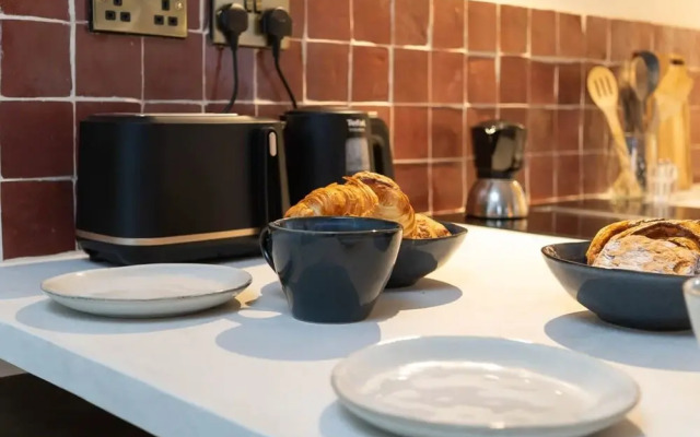 Host Stay The Courtyard at Egremont Place