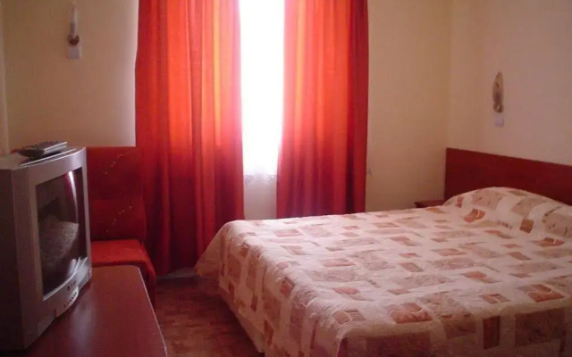 Caprice Family Hotel