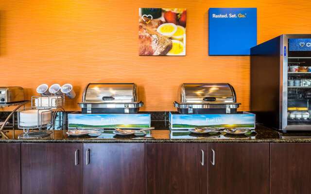 Comfort Inn & Suites Moore - Oklahoma City