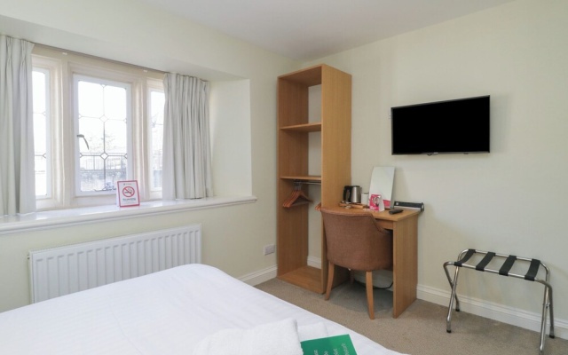 Harcombe House Rooms - First Floor Double