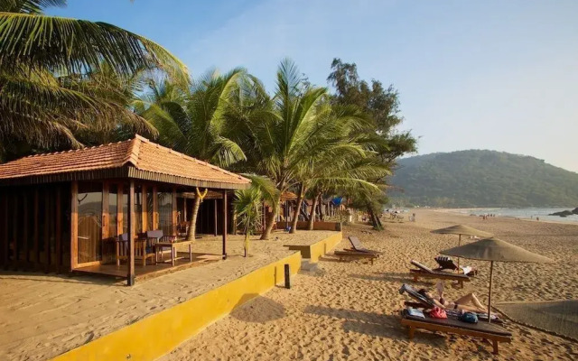 Dunhill Beach Resort