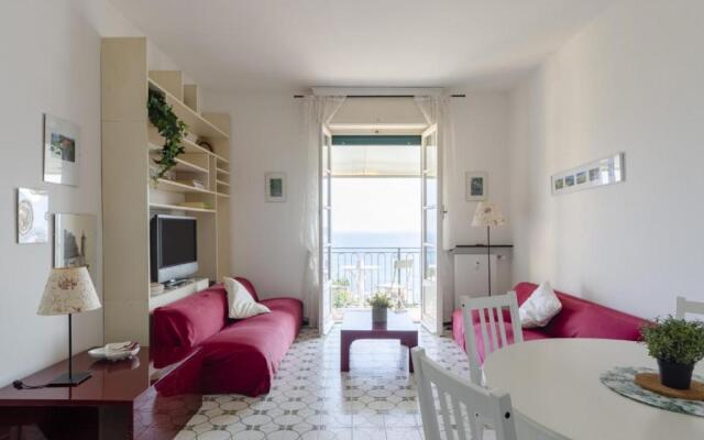 JOIVY Spectacular Sea View Apt For 5 W/Terrace