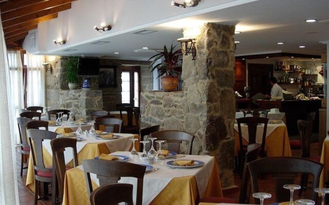 Hotel Caldelas Sacra rústico 3 estrellas