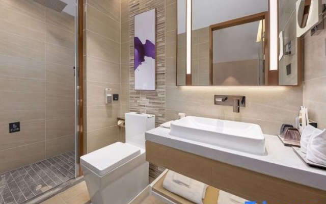 LAVANDE HOTELS Shenzhen Futian Convention and Exhibition Center Fumin Metro Station Branch – Bathroom – Shenzhen