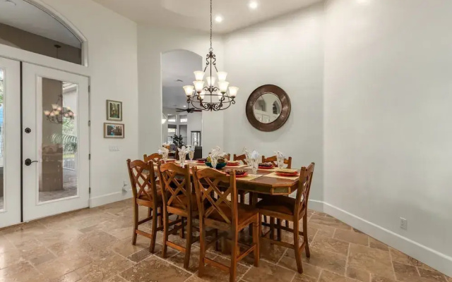 Cloud Chandler 4 Bedroom Home by RedAwning