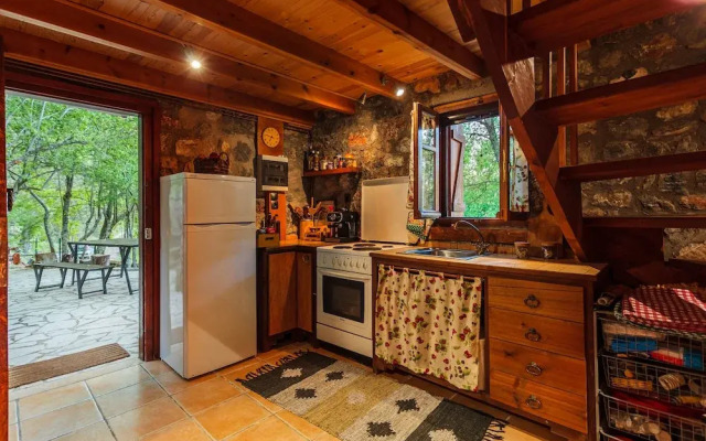 Escape in the Forest, Cosy Chalet with Home Cinema